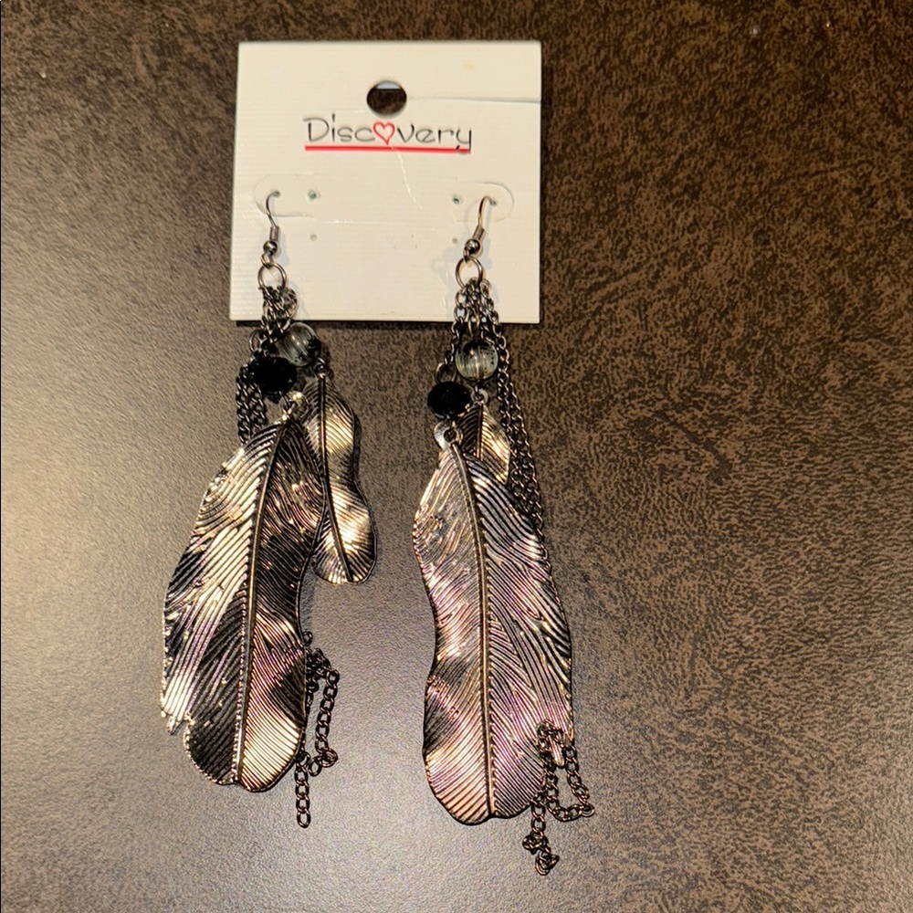Discovery Black and Silver Feather Earrings